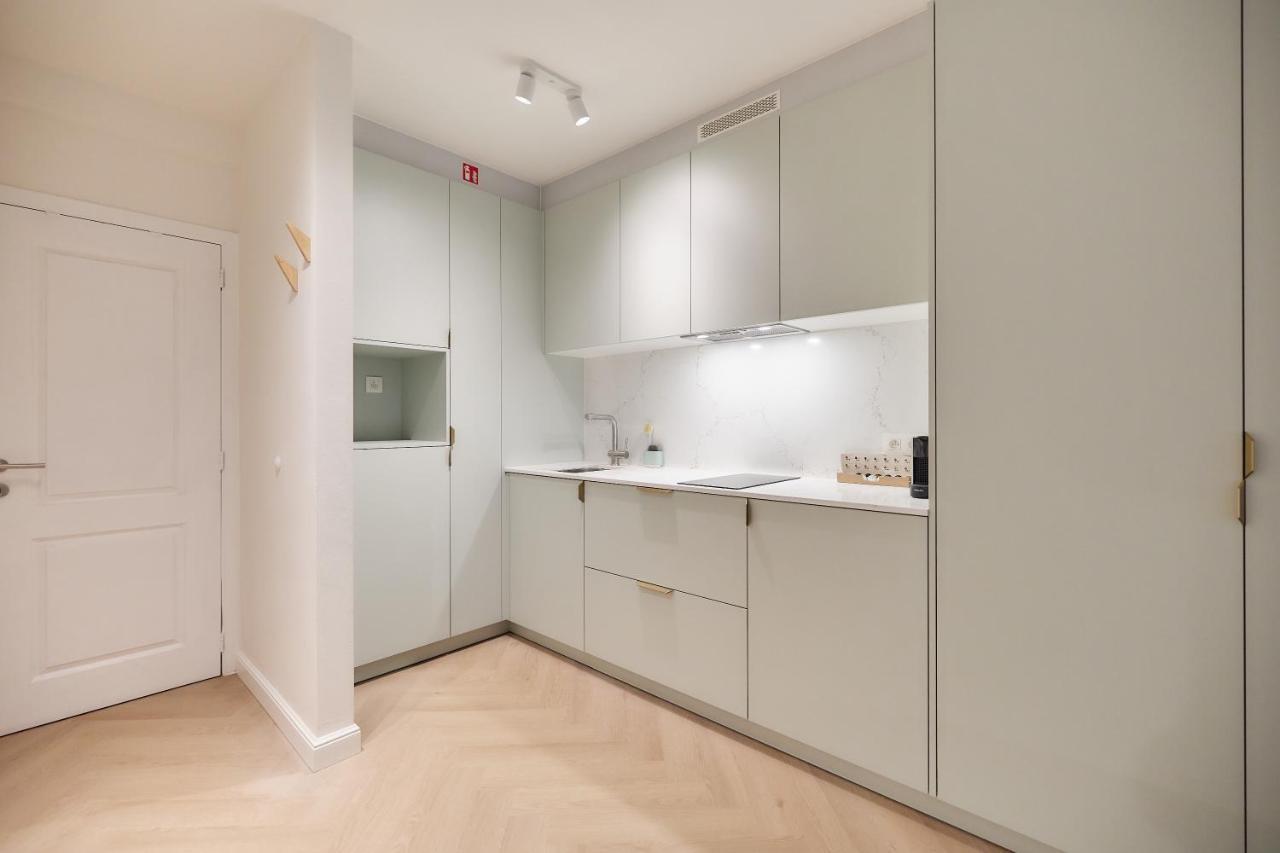 Studio By Juliz - Top Location At The Beach & In City Center! オステンド エクステリア 写真